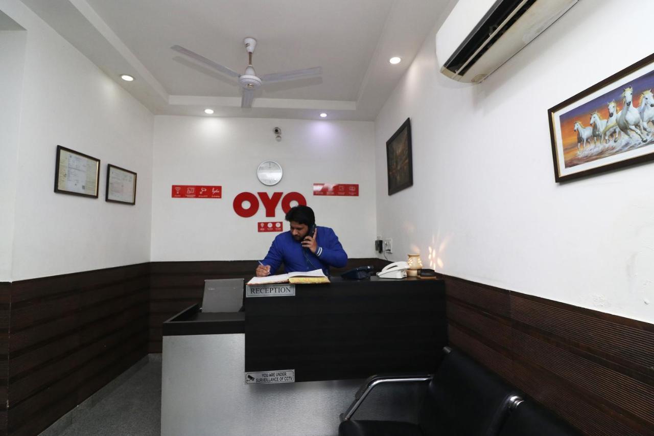 Oyo 18753 Hotel Glance Inn Нью-Дели Экстерьер фото