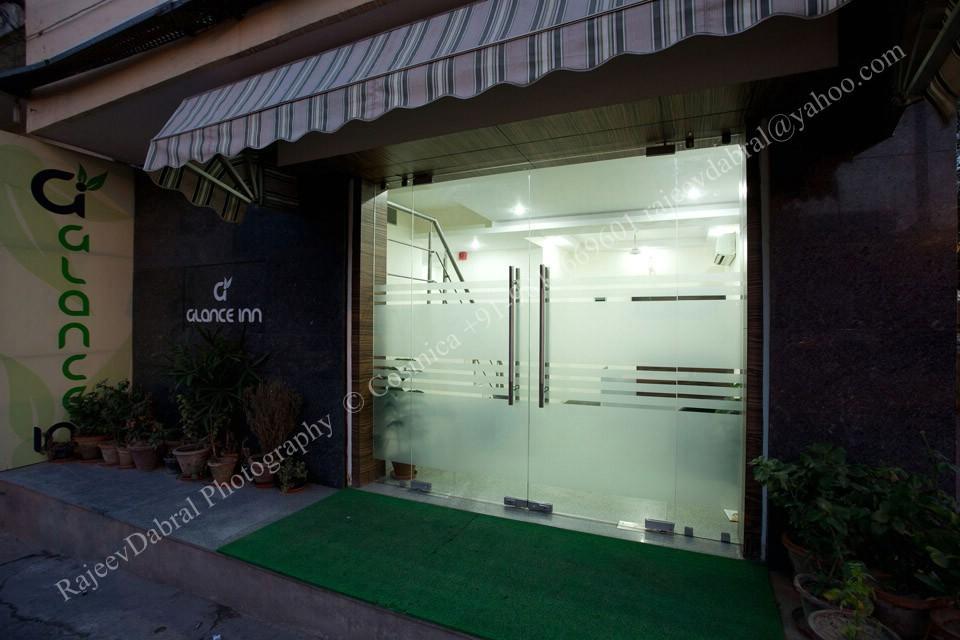 Oyo 18753 Hotel Glance Inn Нью-Дели Экстерьер фото