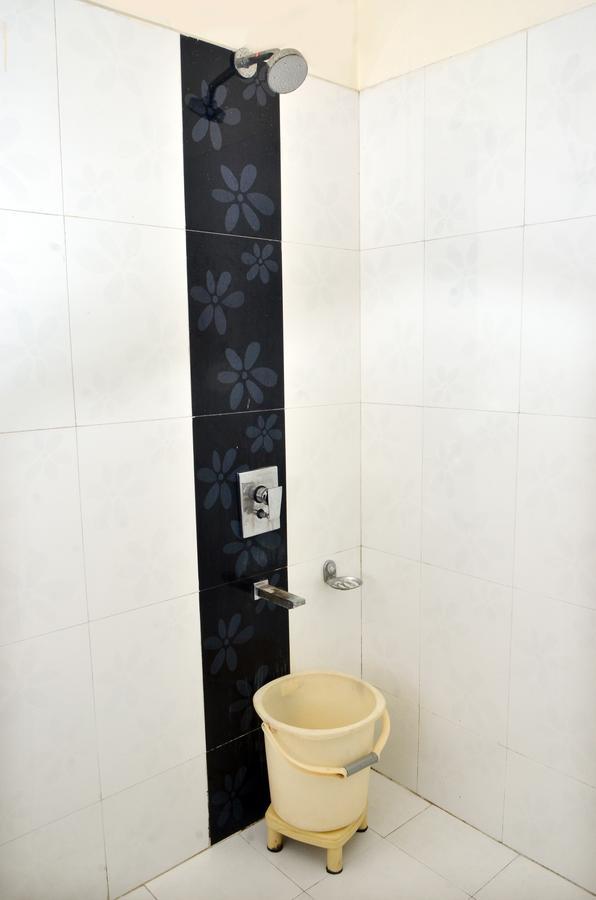Oyo 18753 Hotel Glance Inn Нью-Дели Экстерьер фото