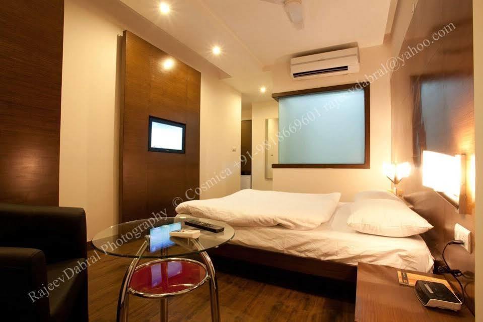 Oyo 18753 Hotel Glance Inn Нью-Дели Экстерьер фото