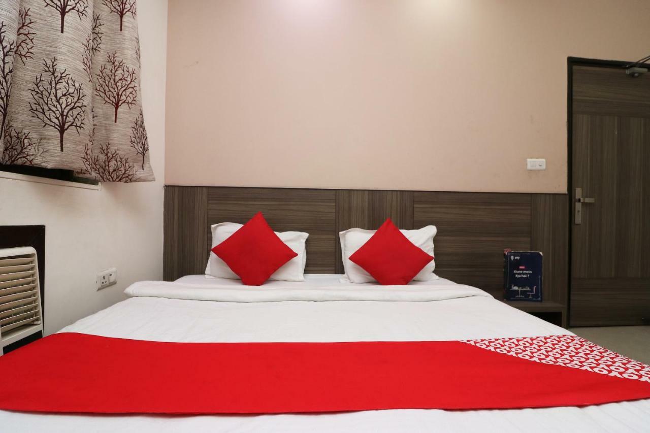 Oyo 18753 Hotel Glance Inn Нью-Дели Экстерьер фото